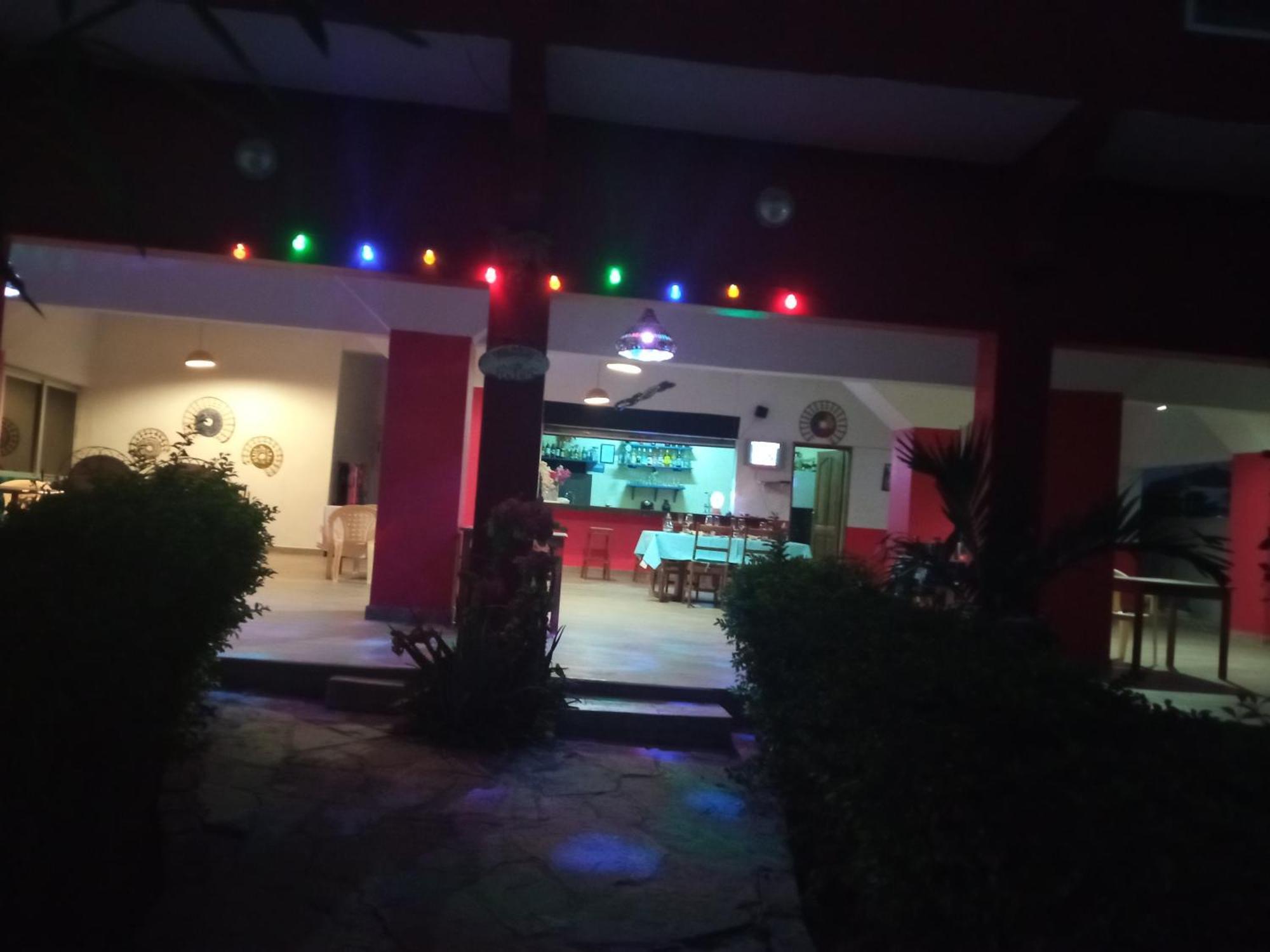 Hotel Chez medzo et patou Popenguine Zewnętrze zdjęcie